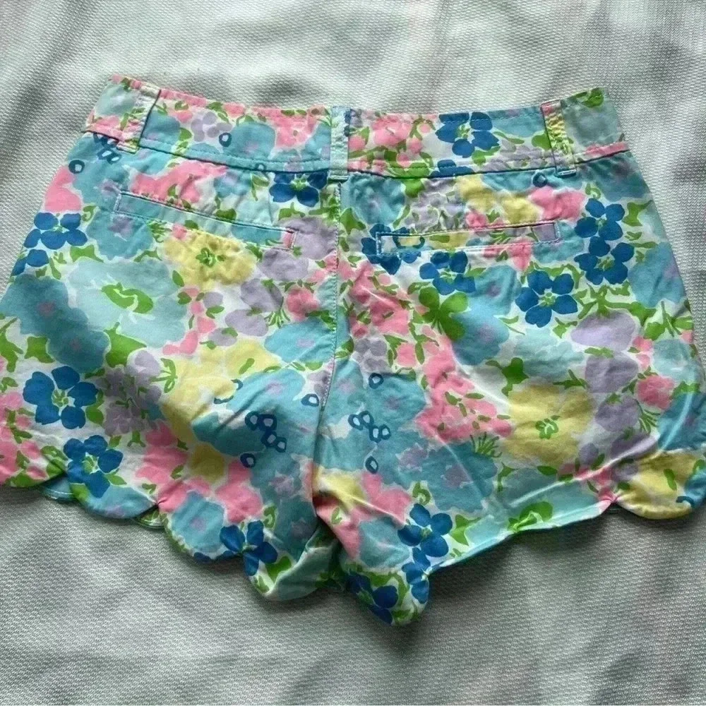 Lilly Pulitzer Buttercup Floral Shorts size‎ 2